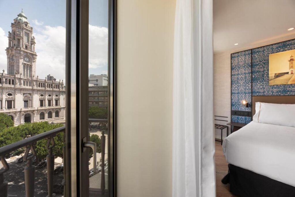 Conheça a suíte presidencial que convida a admirar toda a beleza do Porto