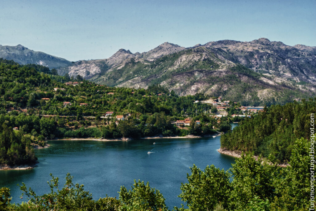 Albufeira da Caniçada: o grande lago do Gerês