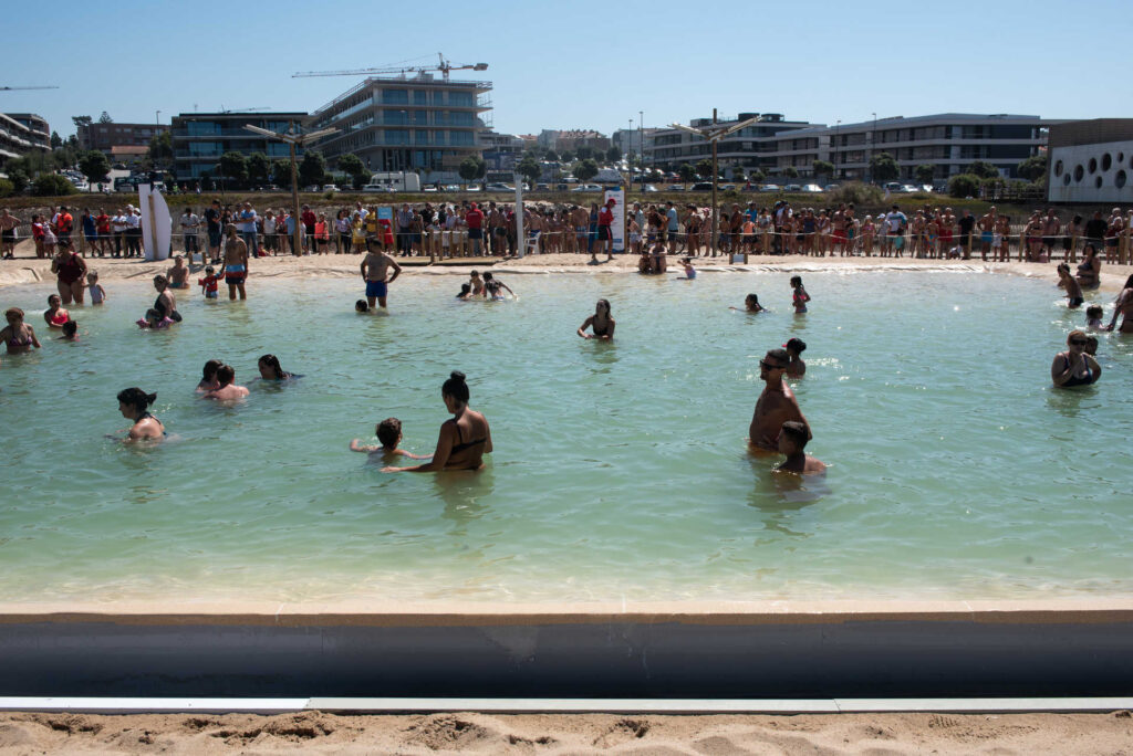 Fotos: multidão na inauguração da piscina de água quente em Canidelo, Gaia
