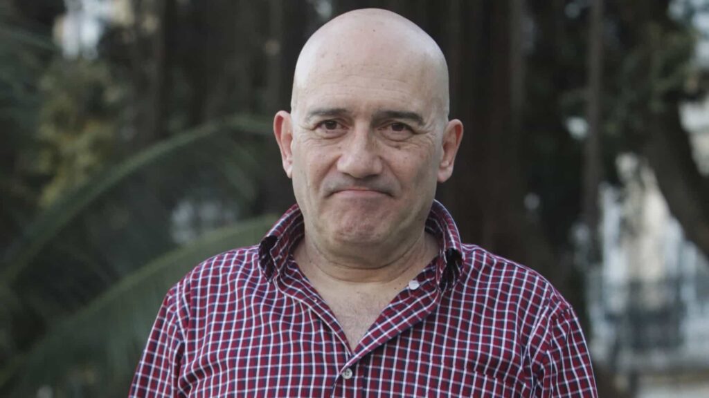 José Raposo conta o insólito encontro com um fã que o deixou estendido no chão.