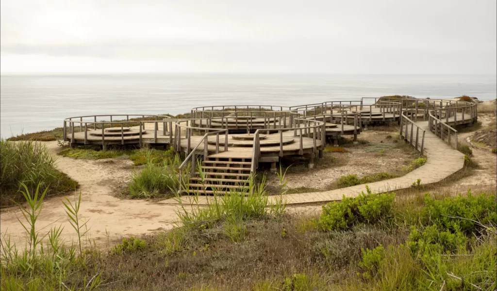 À DESCOBERTA DOS SETE MIRADOUROS OCEÂNICOS DOS PASSADIÇOS DA FOZ DO ARELHO