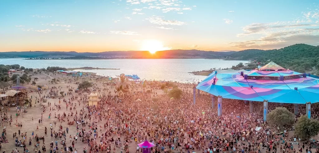 Foram detidas 45 pessoas. Estavam todas no Festival Boom.