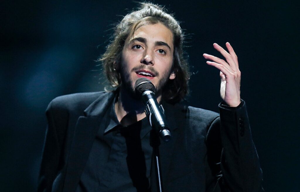 Salvador Sobral produz canção dedicada à filha