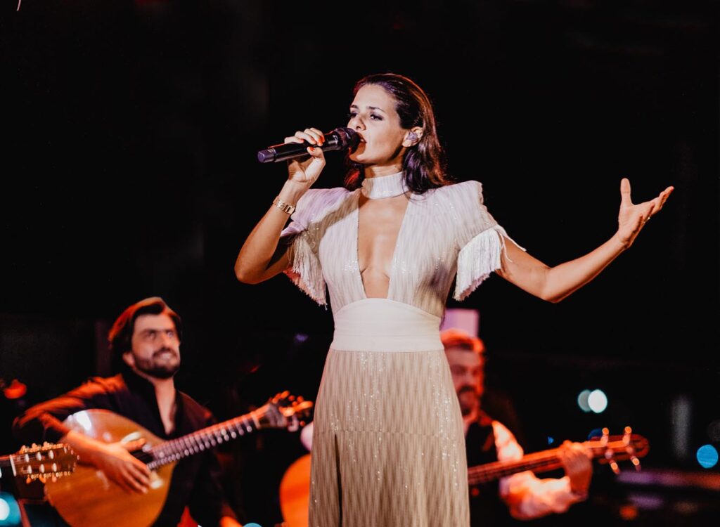 Cuca Roseta responde a Manuel Serrão após a intitular: “A Cuca é a coca do fado”