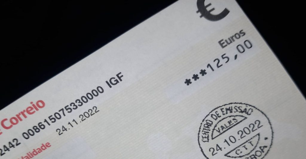 Erro! Milionários dos “vistos gold” estão a receber os 125€ de apoio.