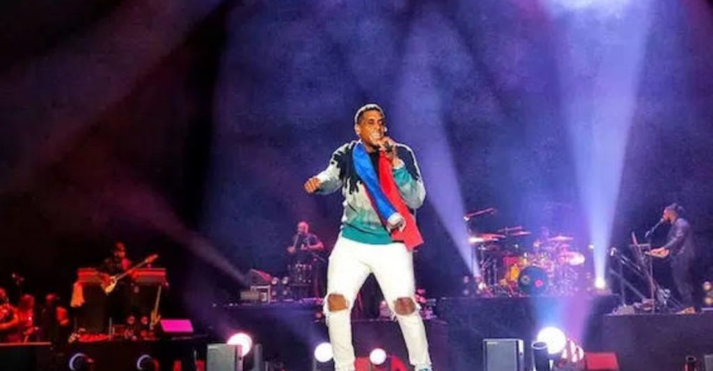 PARIS: Cantor sofre ataque em palco e acaba por morrer perante 20 mil pessoas