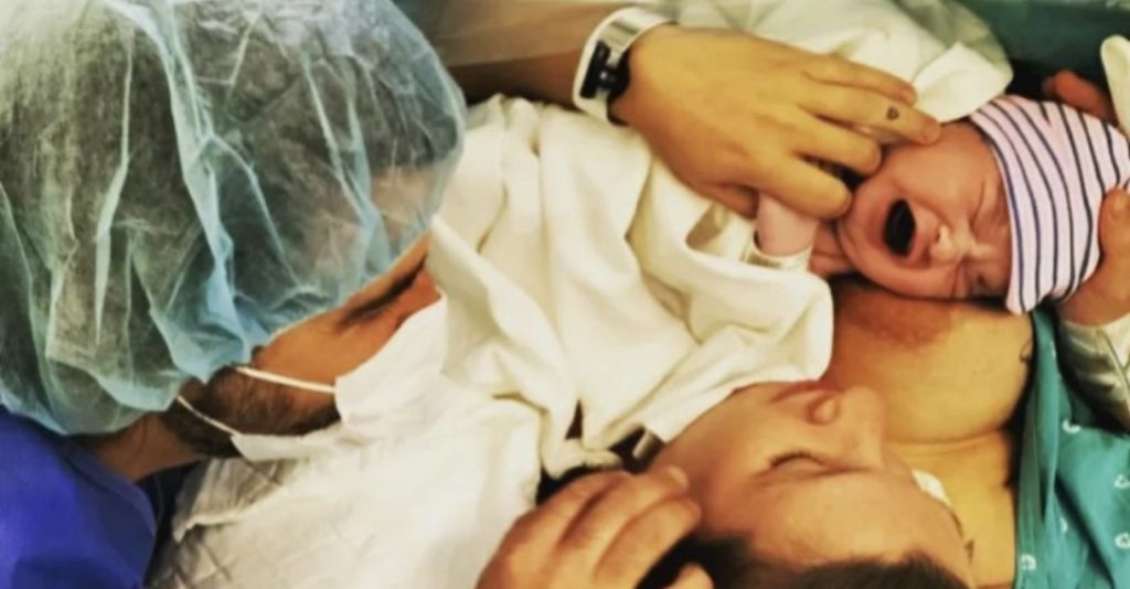 FOTO! Filha recém-nascida de Tatiana Valério