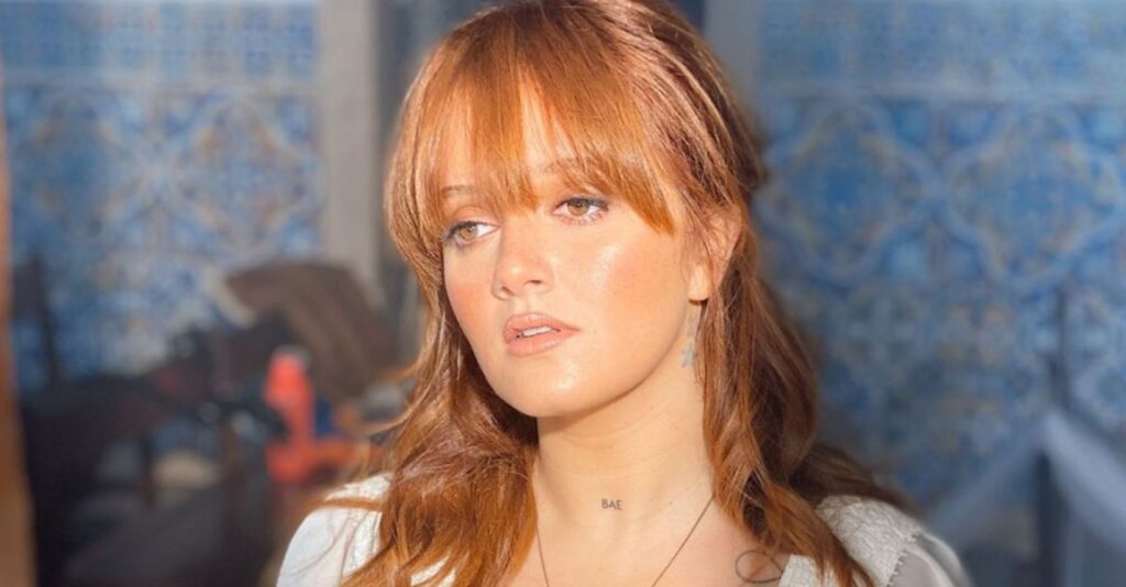 Após serem separados por causa da droga, Carolina Deslandes leva pais à cerimónia dos Globos de Ouro da SIC