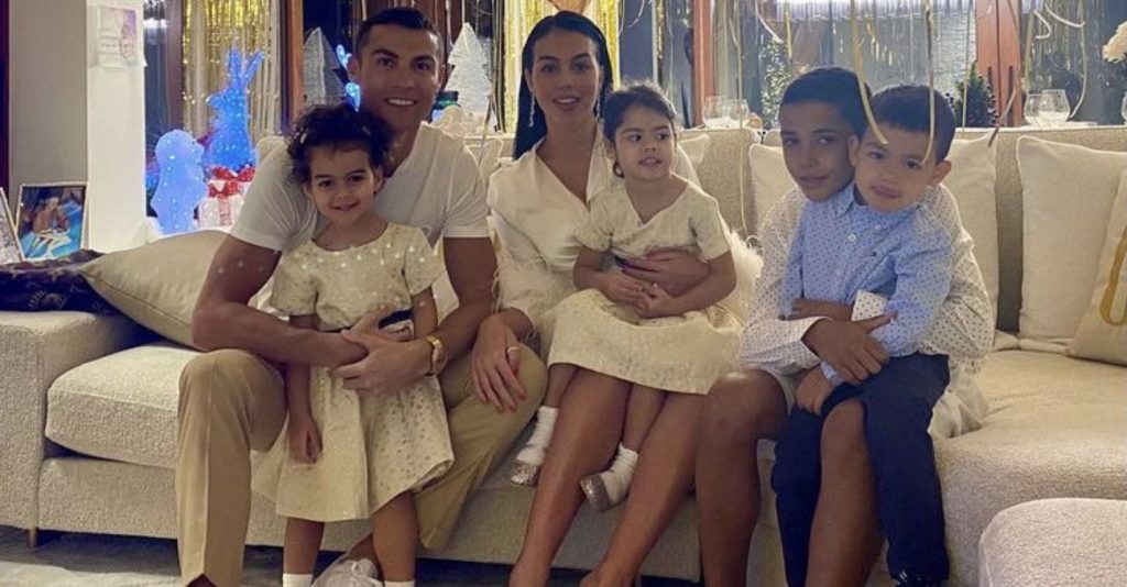 Cristiano Ronaldo e Georgina precisam de mordomo e empregadas, os ordenados são estes: Veja!
