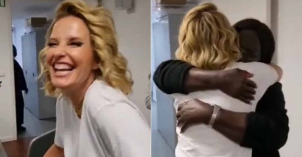 Será que foi só para foto? Cristina faz uma bonita surpressa à funcionária da TVI