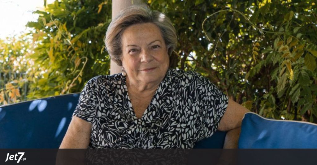 Usa facebook? Helena Sacadura Cabral deixa um alerta aos 89 anos.