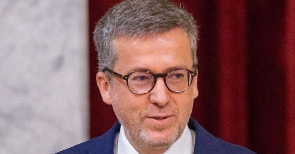 Que testemunho: “O meu pai perdeu o gosto pela vida. refugiava-se totalmente no álcool”. Carlos Moedas fala da sua história de vida.