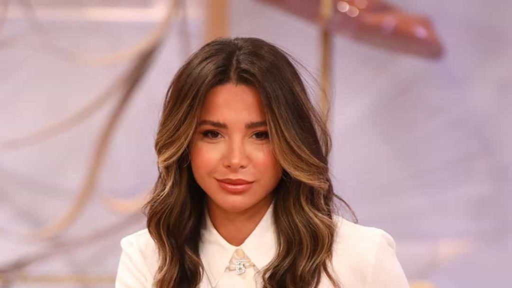 Que arraso! Bruna Gomes deslumbra em noite de réveillon. Clique e veja.