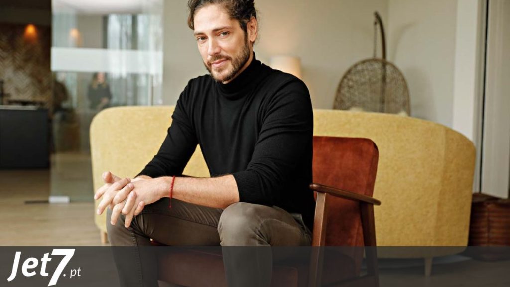 Um verdadeira sereia. Ângelo Rodrigues tem nova namorada. Veja!