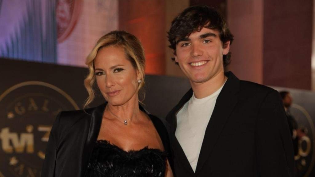 Que bonitos! Fernanda Serrano com a melhor das companhias na Gala da TVI (Fotos)