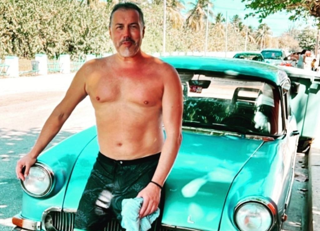 Em forma! Pedro Miguel Ramos de férias e com vida estável depois dos 50.