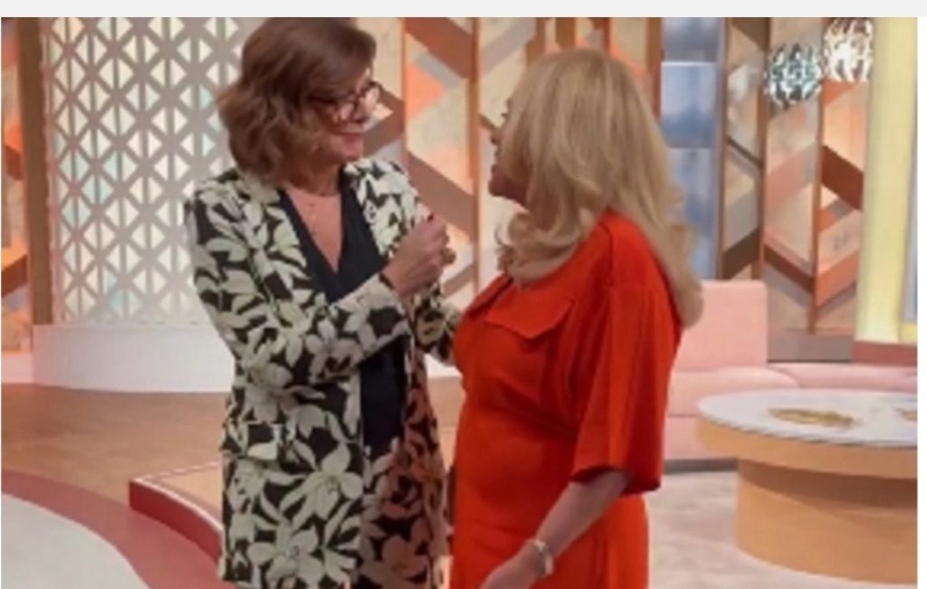 Teresa diz a Júlia : “Se te magoei, peço desculpa, tinha necessidade de me afirmar”. Ora leia!