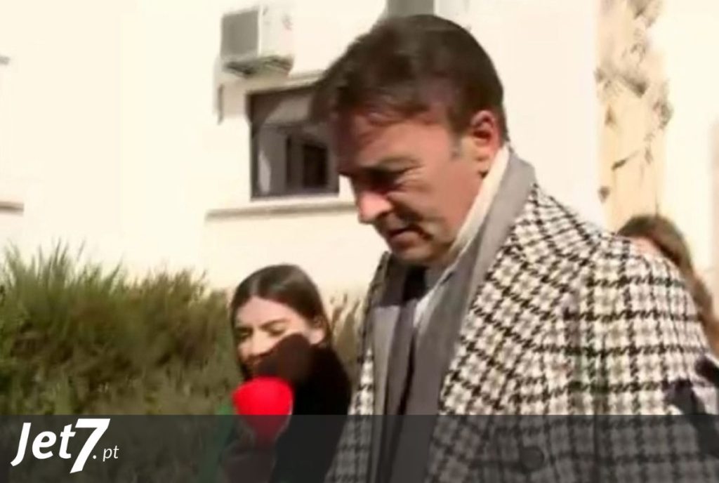 Tribunal manda Tony Carreira para casa . Processo esta a levar cantor ao limite . Toda história .