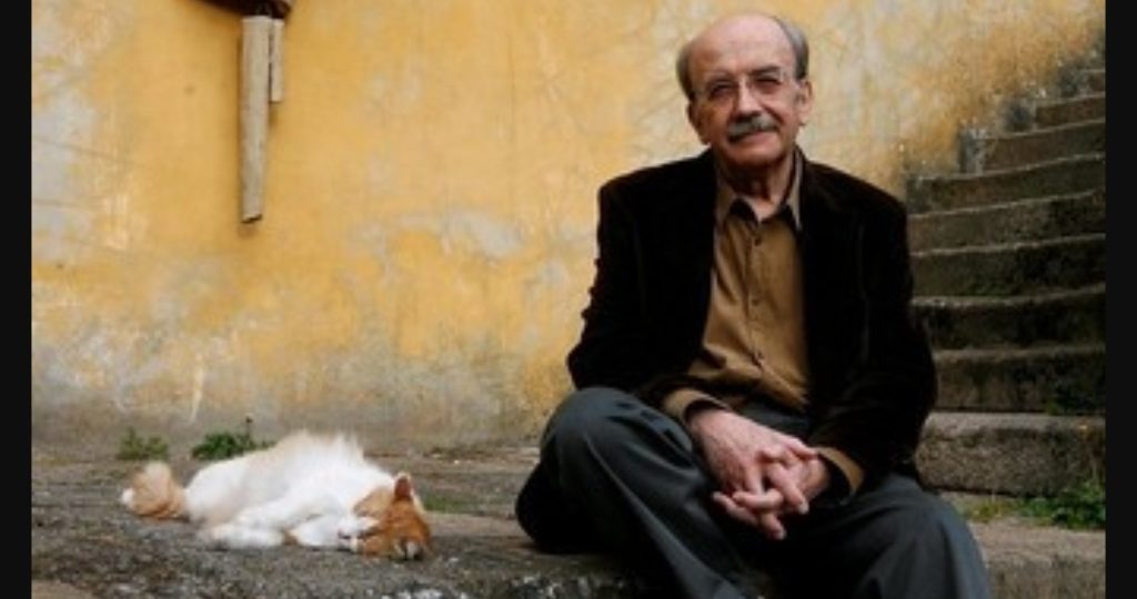 Filha de Manuel António Pina vende Prémio Camões para pagar despesas de 30 gatos e alguns cães.