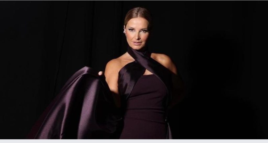 O que ela esconde: Cristina Ferreira com um look sóbrio e sofisticado, mas com uma pedra no sapato!